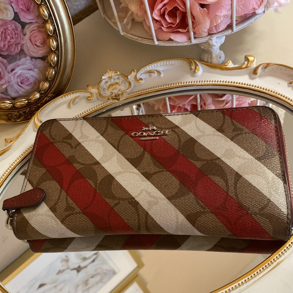 Coach Wallet - Picture 2 of 4